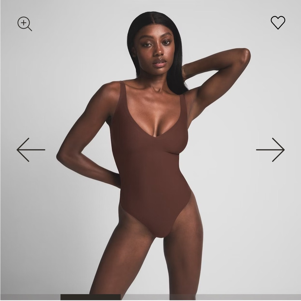 SKIMS  Unlined Plunge Thong Bodysuit NWT - Picture 3 of 10